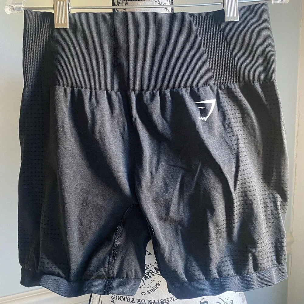 Gymshark Vital Seamless 2.0 shorts in black marl color - Picture 4 of 8